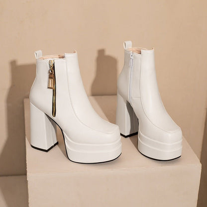 Bota Ankle Feminina Bico Quadrado com Salto Grosso Estilo Europeu e Americano - fardyStore