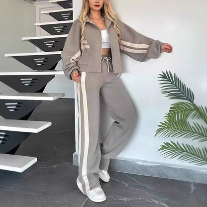 Conjunto Feminino Moletom com Listras — Estilo e Conforto em Uma Peça Só - fardyStore