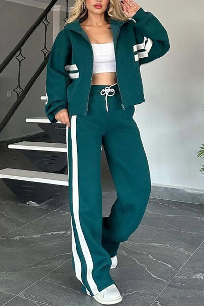 Conjunto Feminino Moletom com Listras — Estilo e Conforto em Uma Peça Só - fardyStore